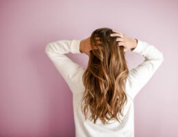 Les secrets pour des cheveux brillants et sains